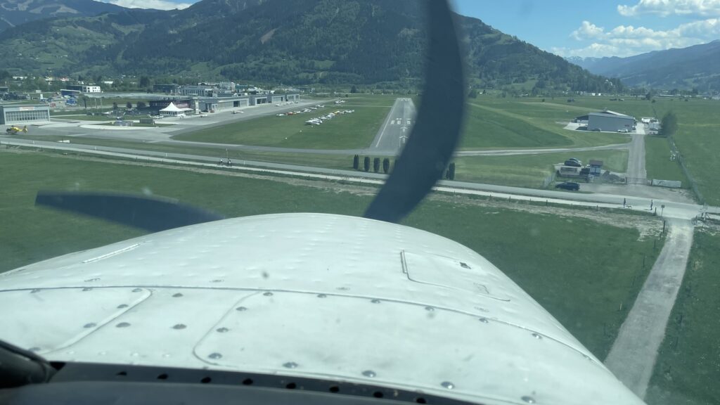 final landing sequence at 'Zell am See' LOWZ 