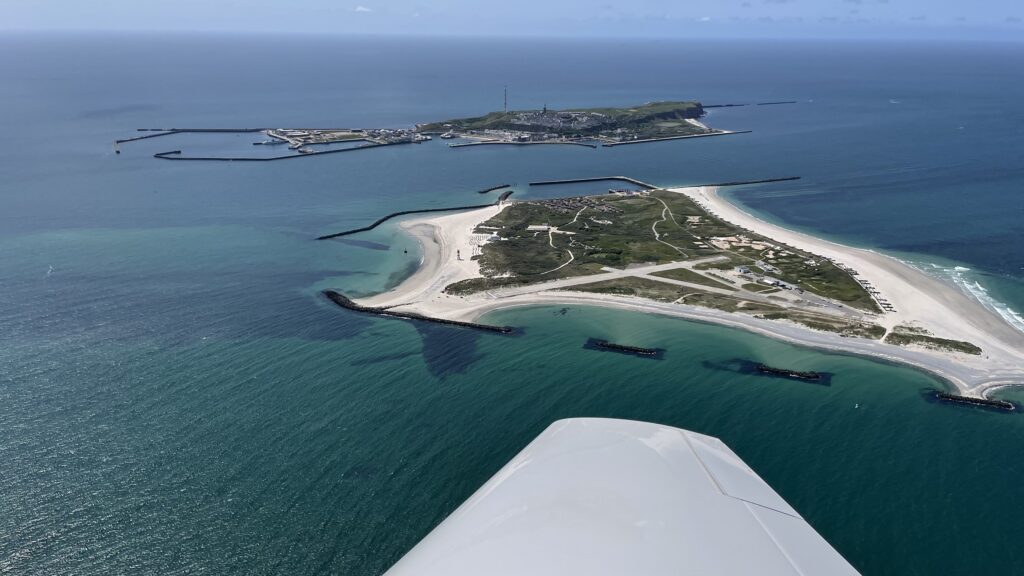 fascianting view, looking like an isle in the south pacific